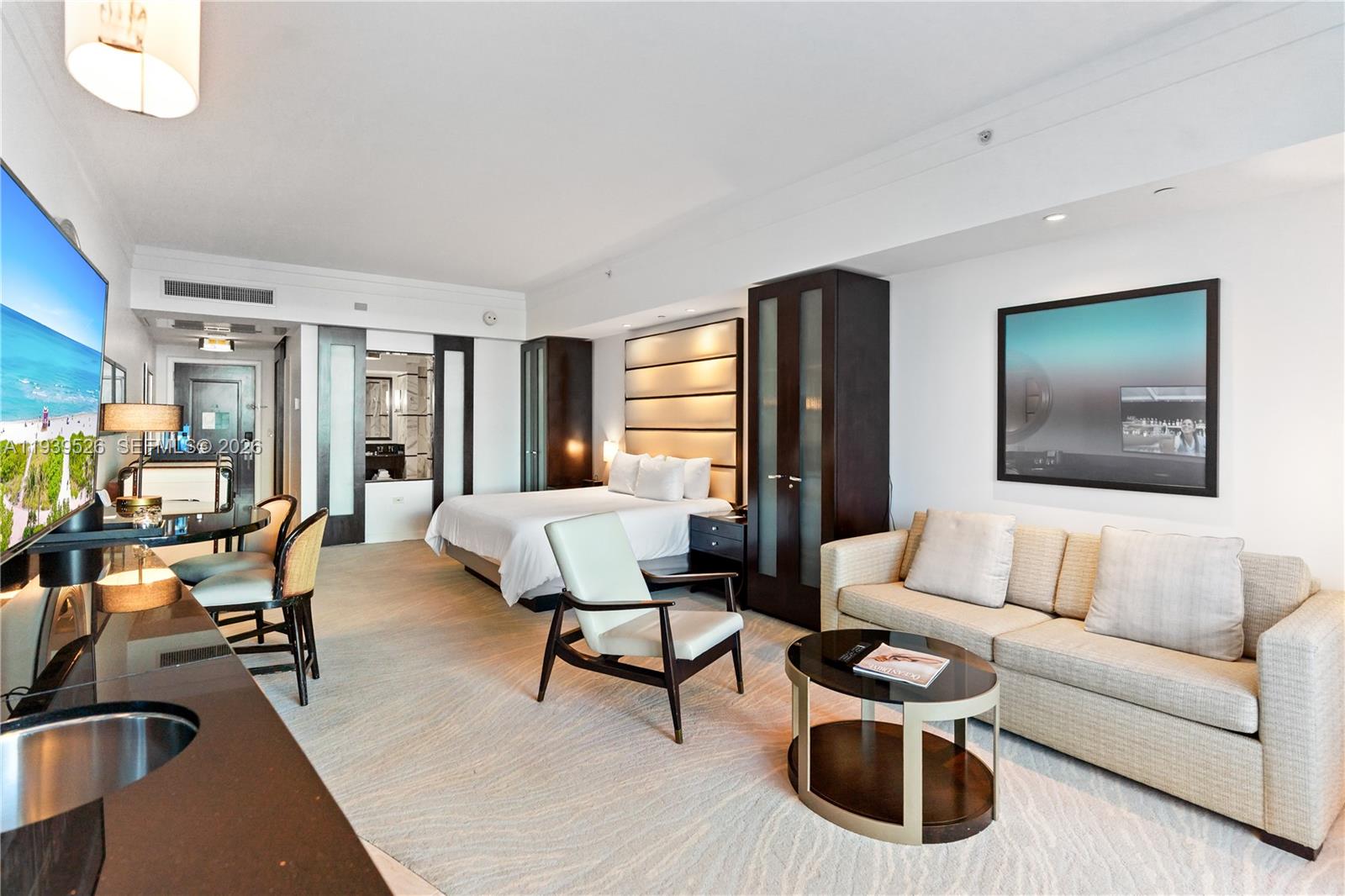 FONTAINEBLEAU III - Residential