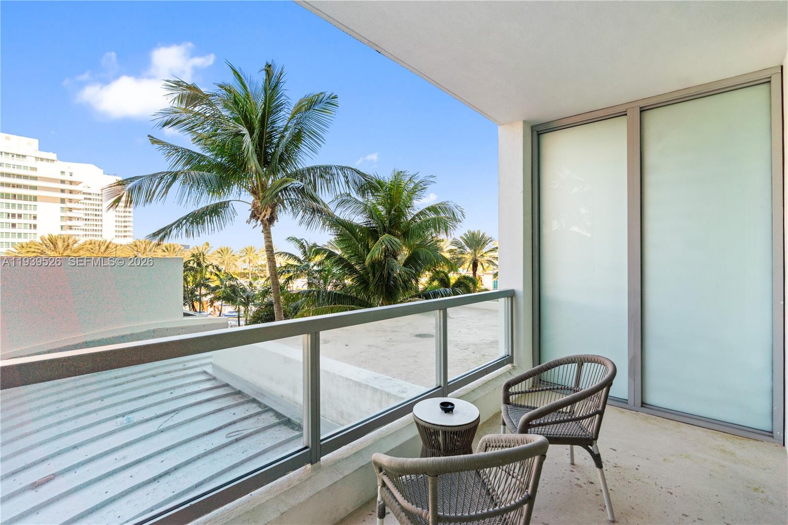 FONTAINEBLEAU III - Residential