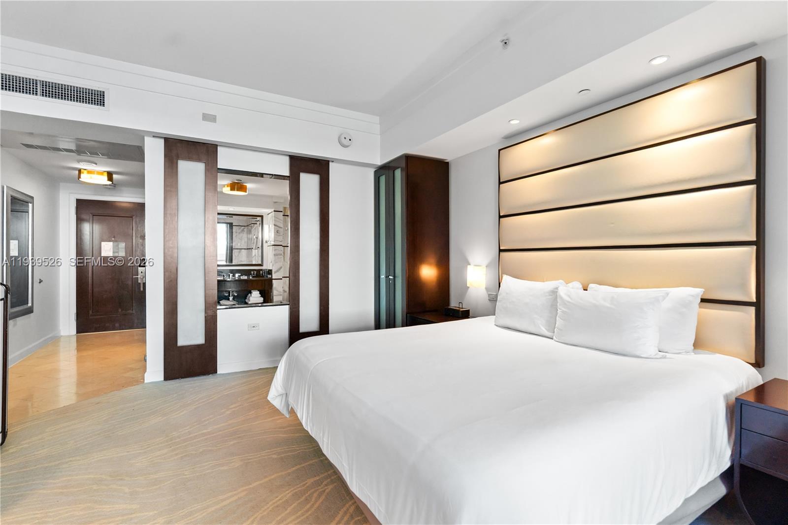 FONTAINEBLEAU III - Residential