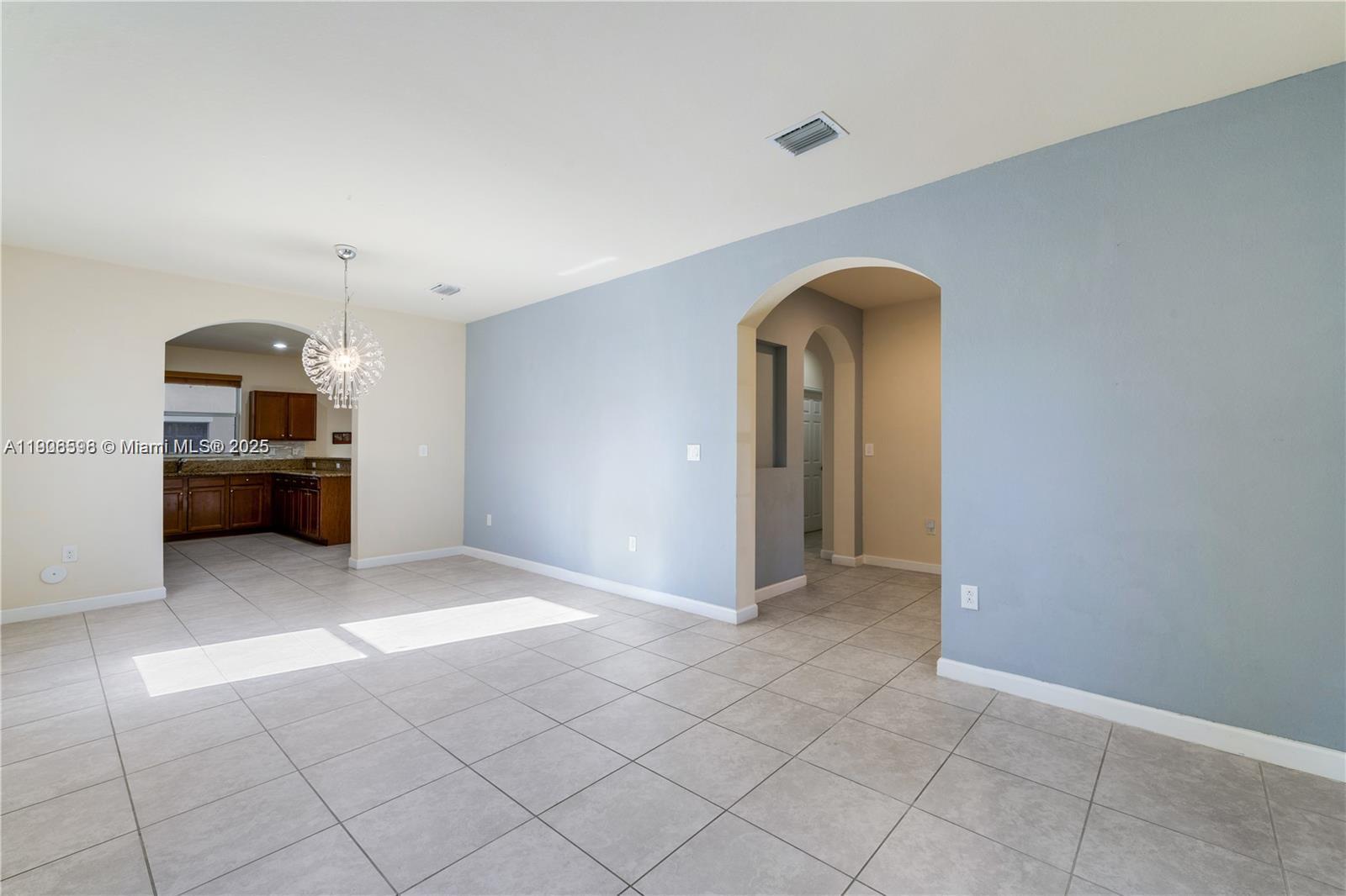 KENDALL COMMONS RESIDENTIA - Residential