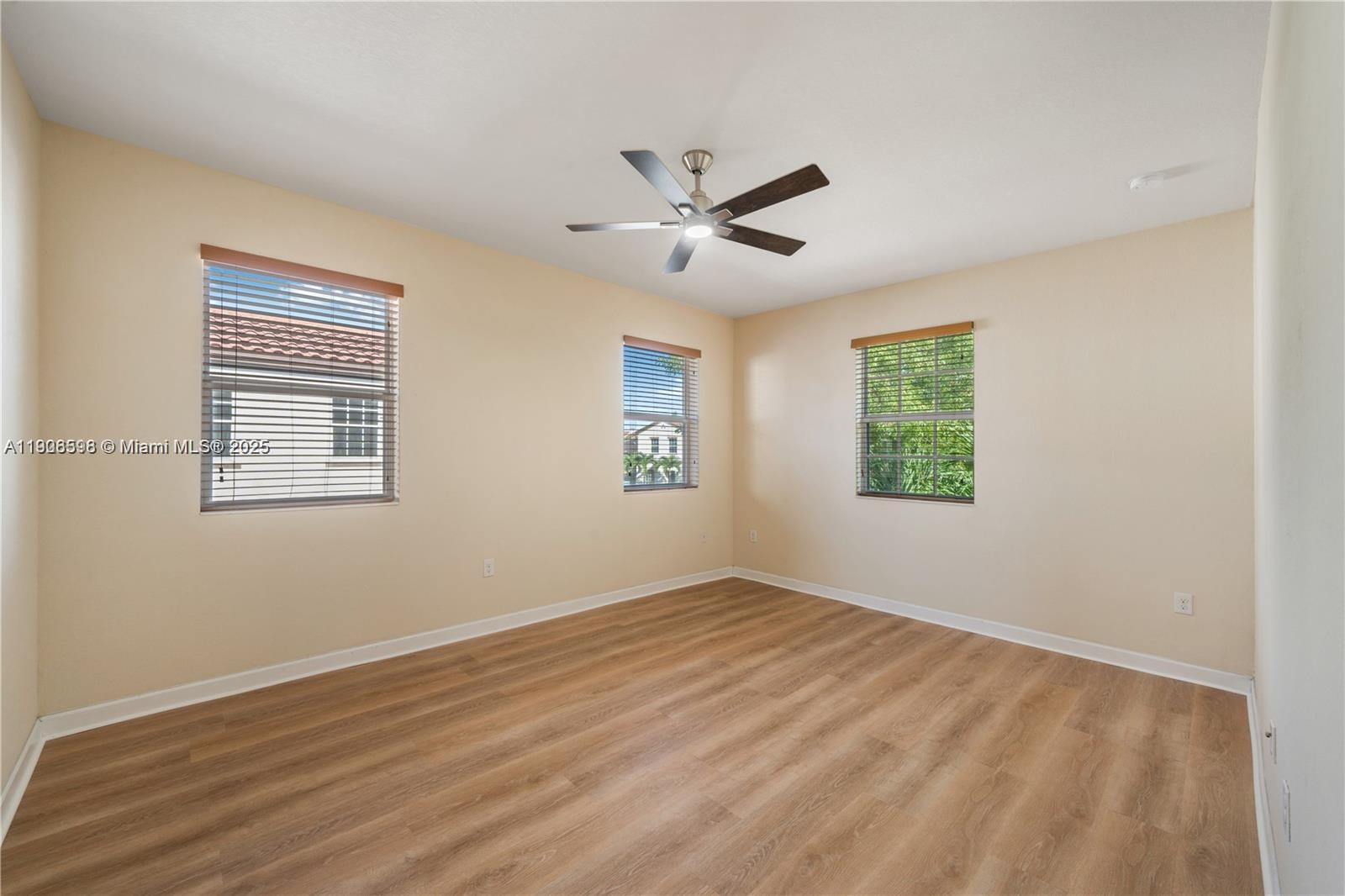 KENDALL COMMONS RESIDENTIA - Residential