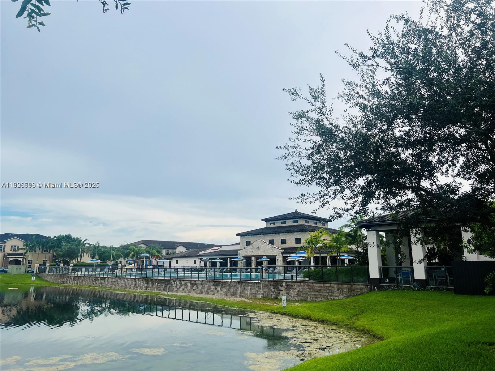 KENDALL COMMONS RESIDENTIA - Residential