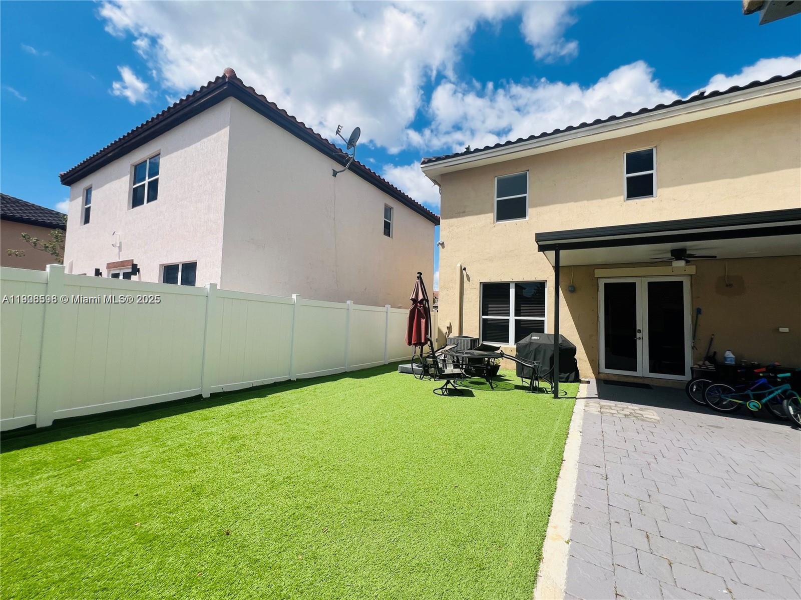 KENDALL COMMONS RESIDENTIA - Residential