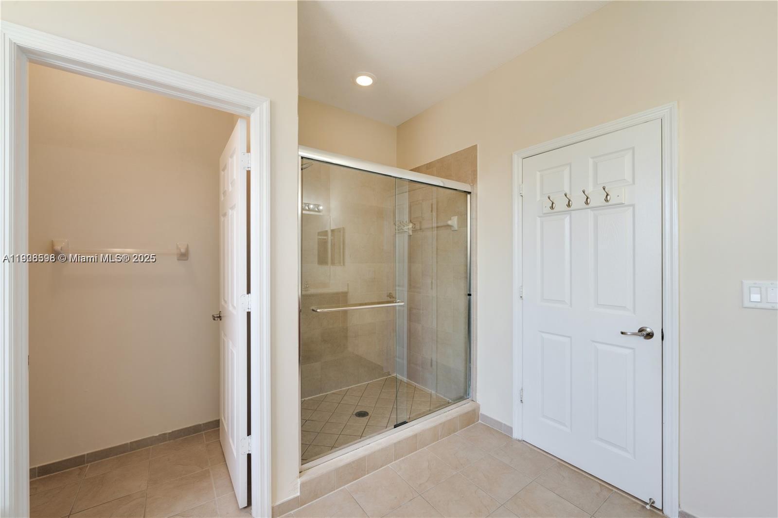 KENDALL COMMONS RESIDENTIA - Residential