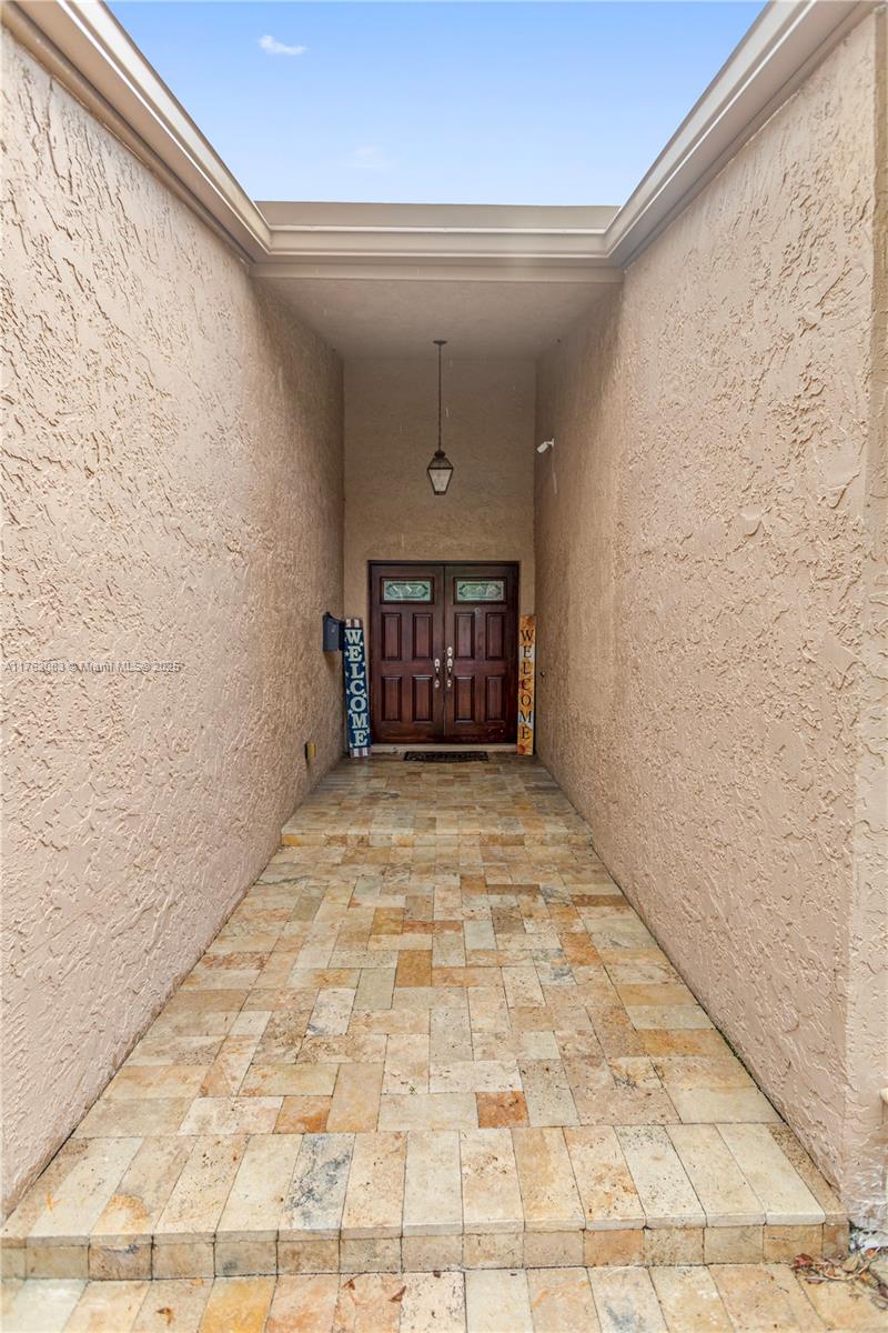 5160 SW 89th Ter