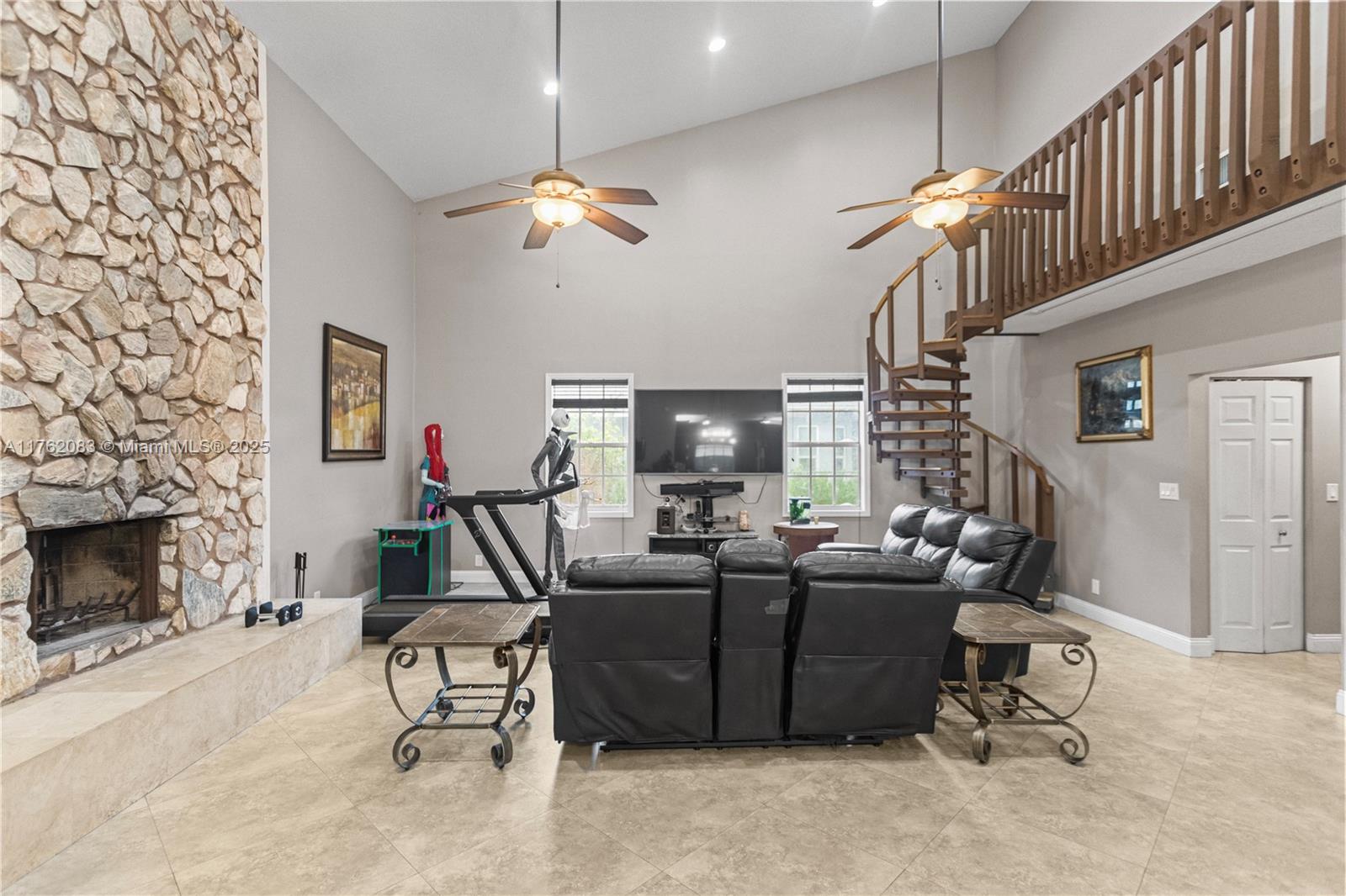 5160 SW 89th Ter