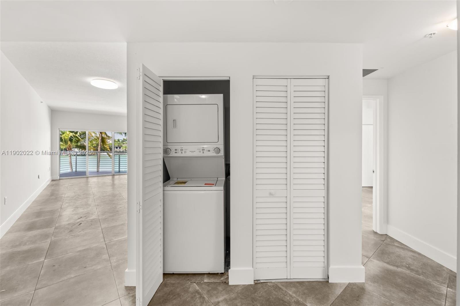 REGATTA AT INDIAN CREEK C - Residential