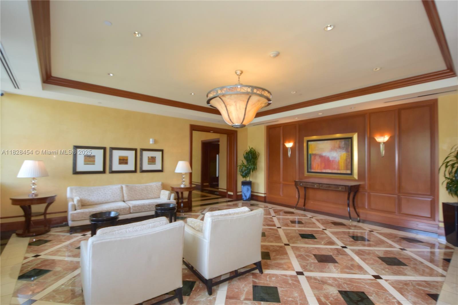 HAMPTONS SOUTH CONDO - Residential