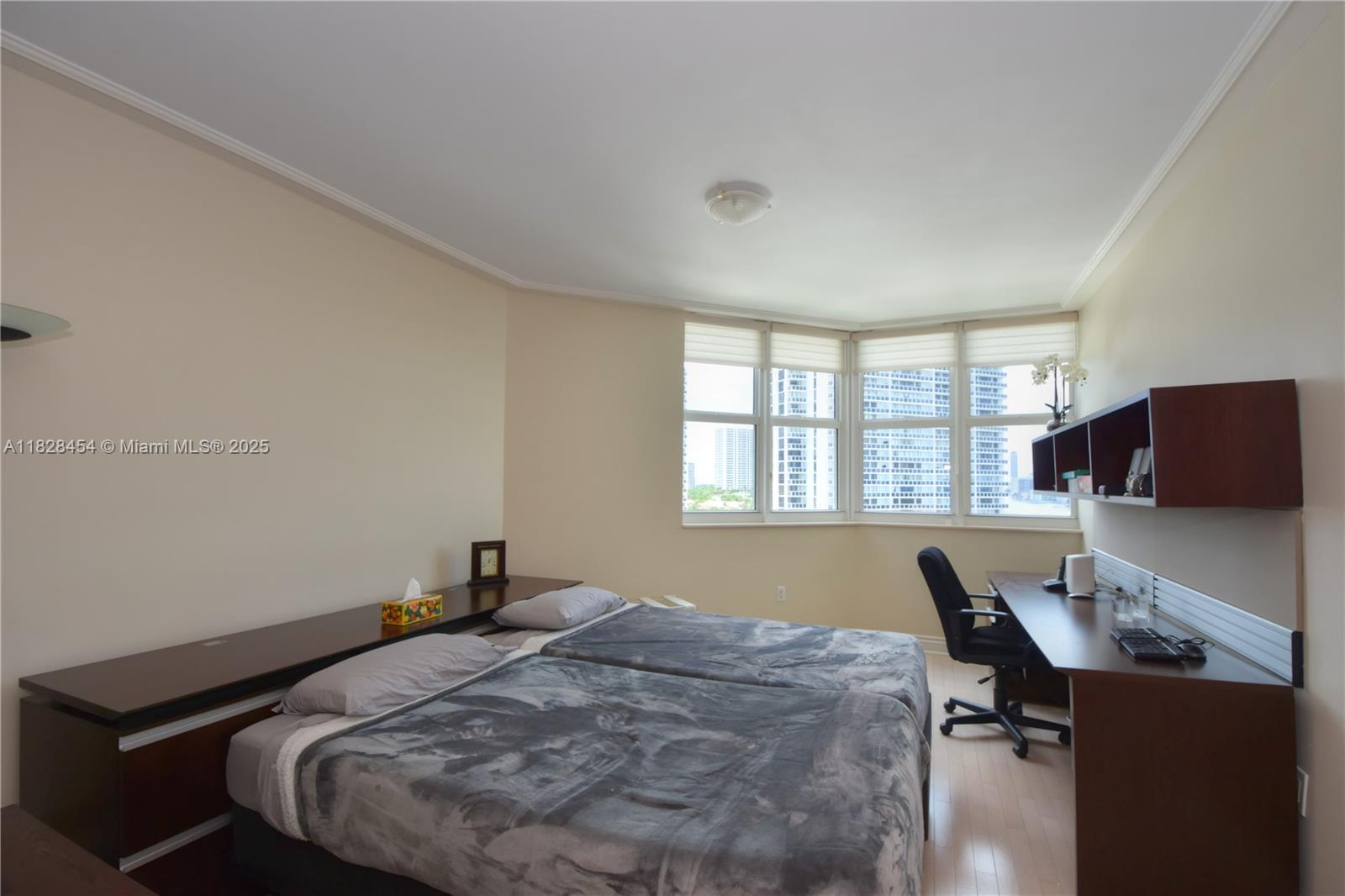 HAMPTONS SOUTH CONDO - Residential