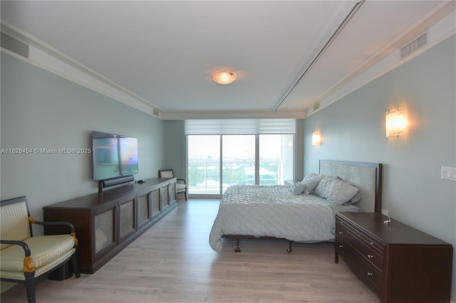 HAMPTONS SOUTH CONDO - Residential