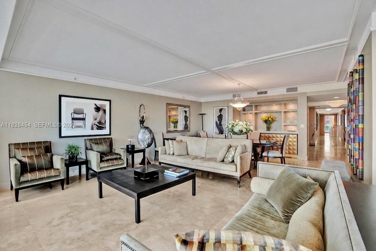 20201 E Country Club Dr 901