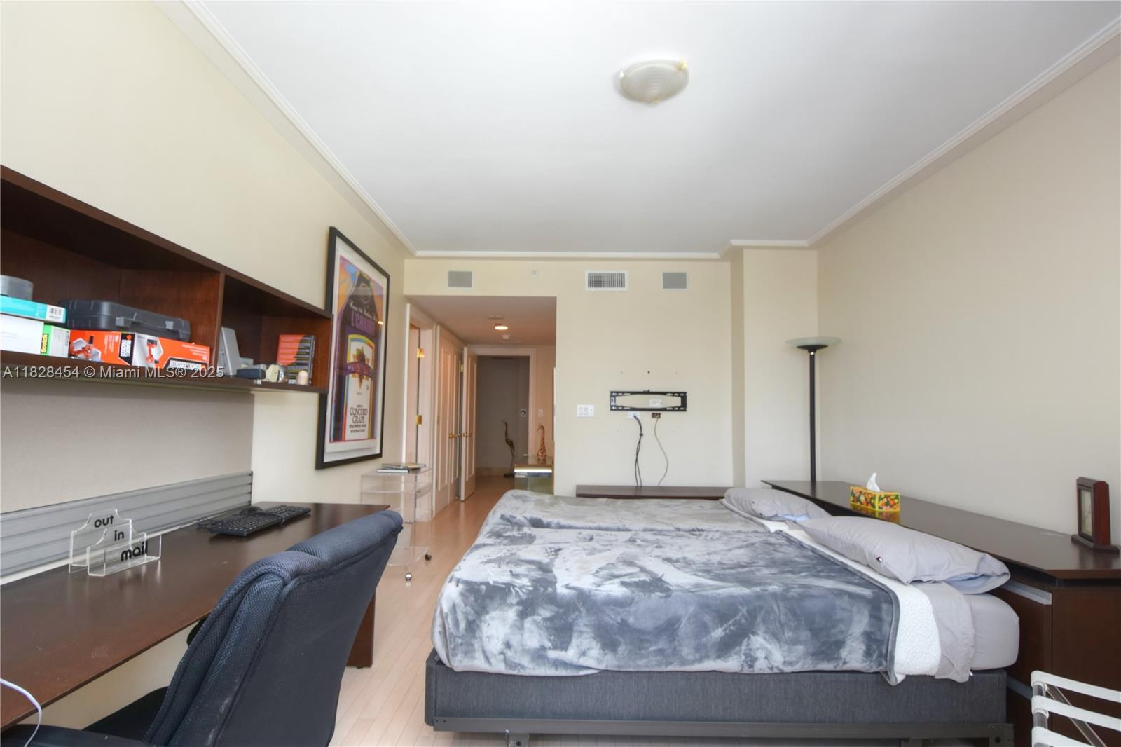 HAMPTONS SOUTH CONDO - Residential