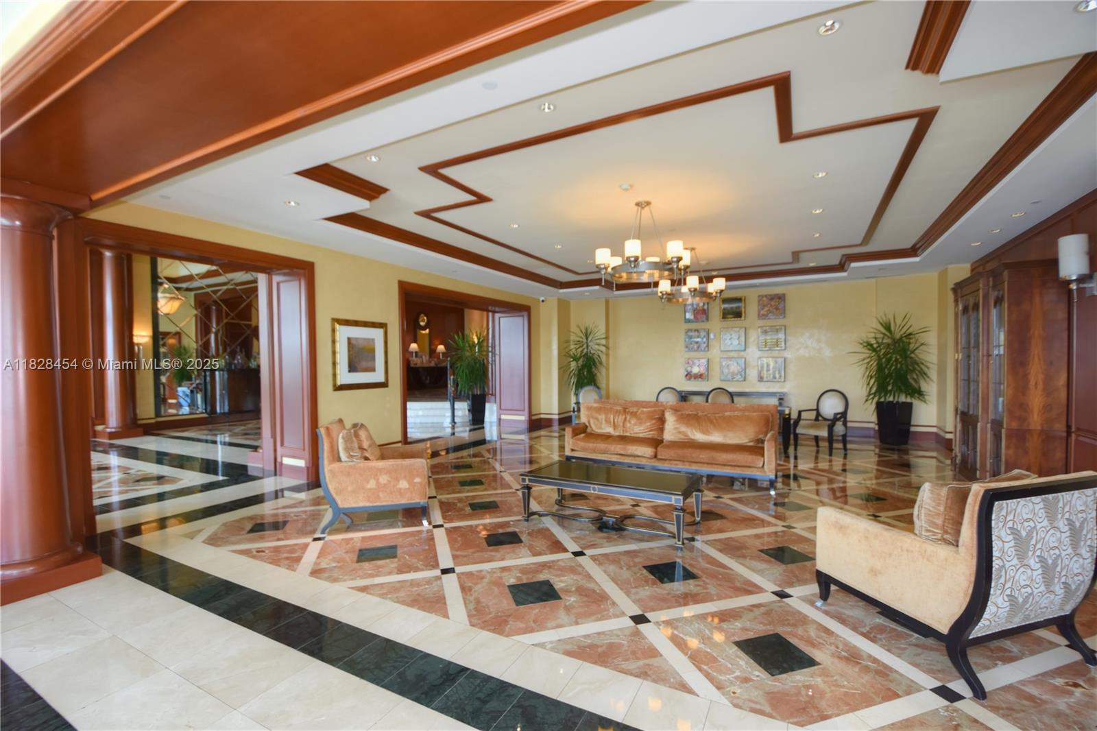 HAMPTONS SOUTH CONDO - Residential