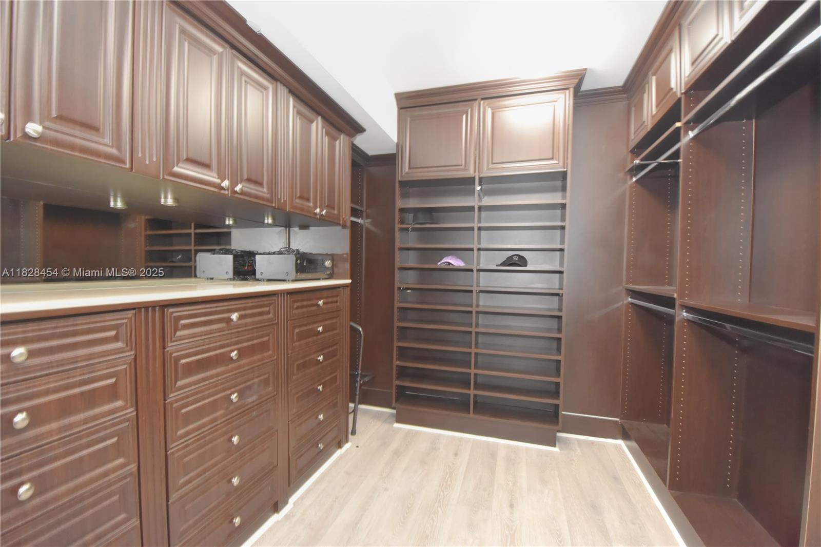 HAMPTONS SOUTH CONDO - Residential