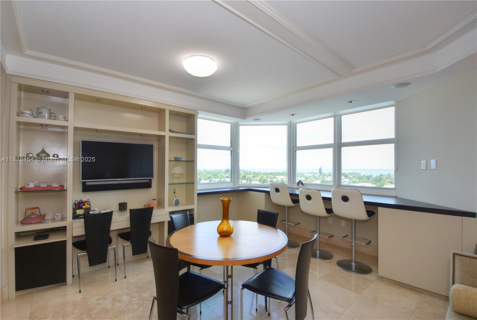 HAMPTONS SOUTH CONDO - Residential