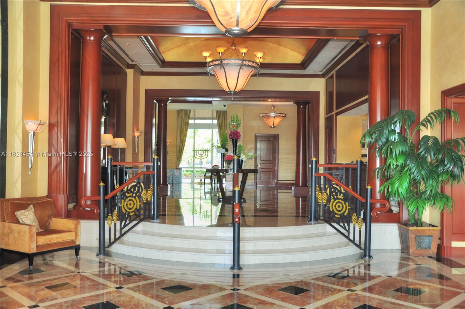 HAMPTONS SOUTH CONDO - Residential