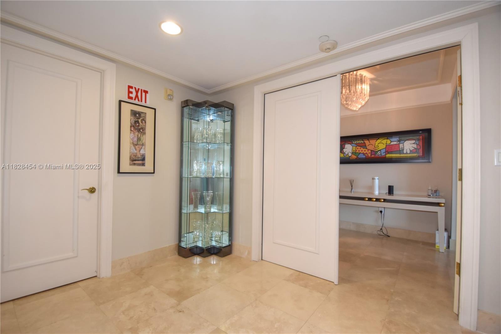 HAMPTONS SOUTH CONDO - Residential