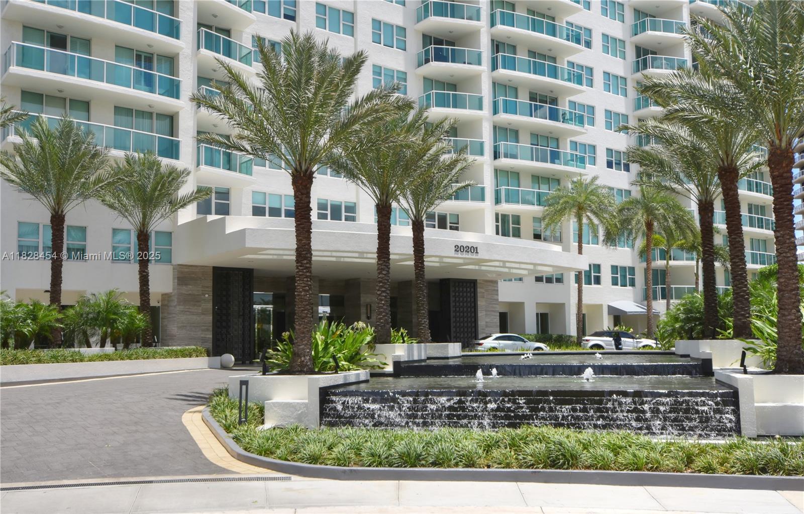 HAMPTONS SOUTH CONDO - Residential