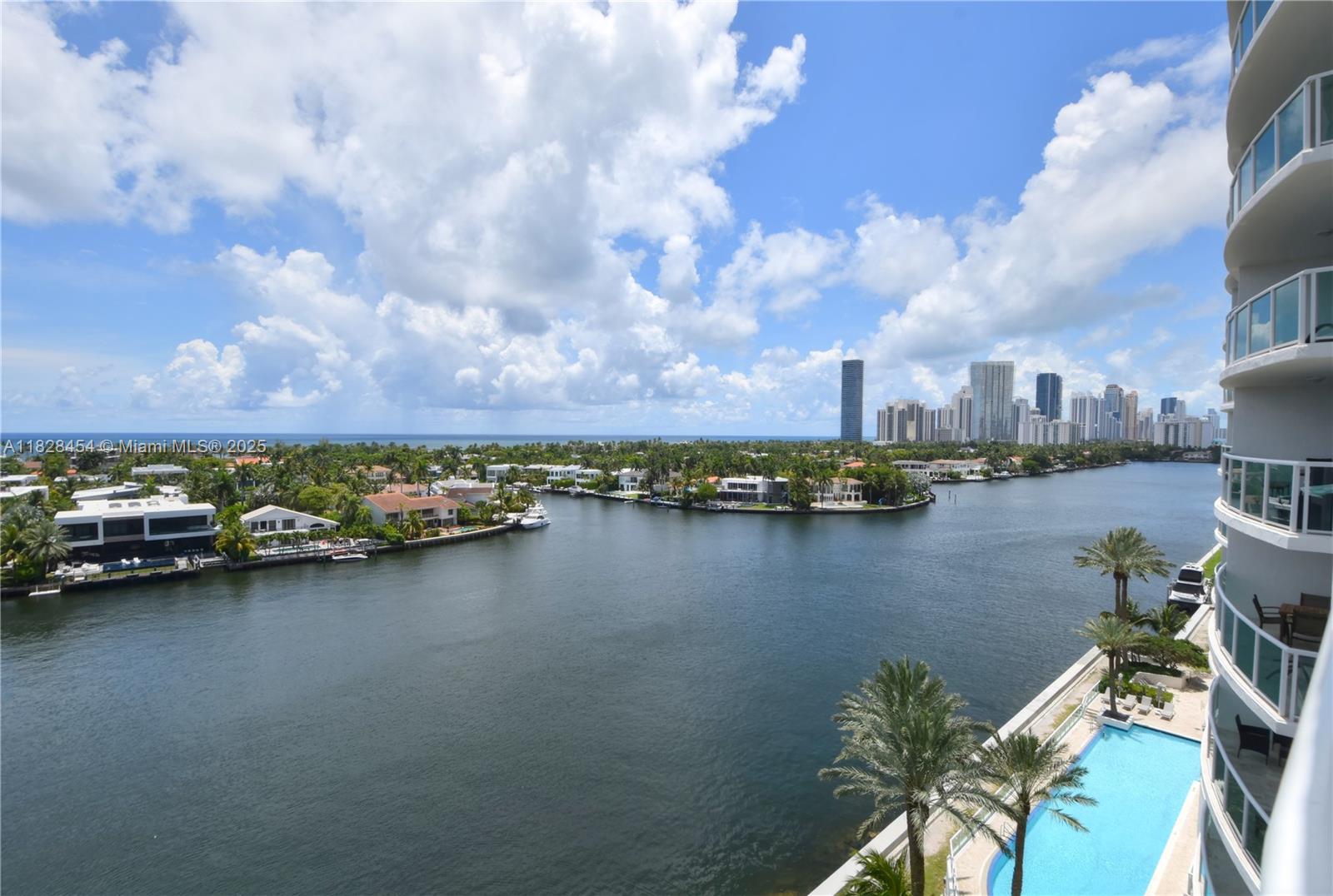 HAMPTONS SOUTH CONDO - Residential