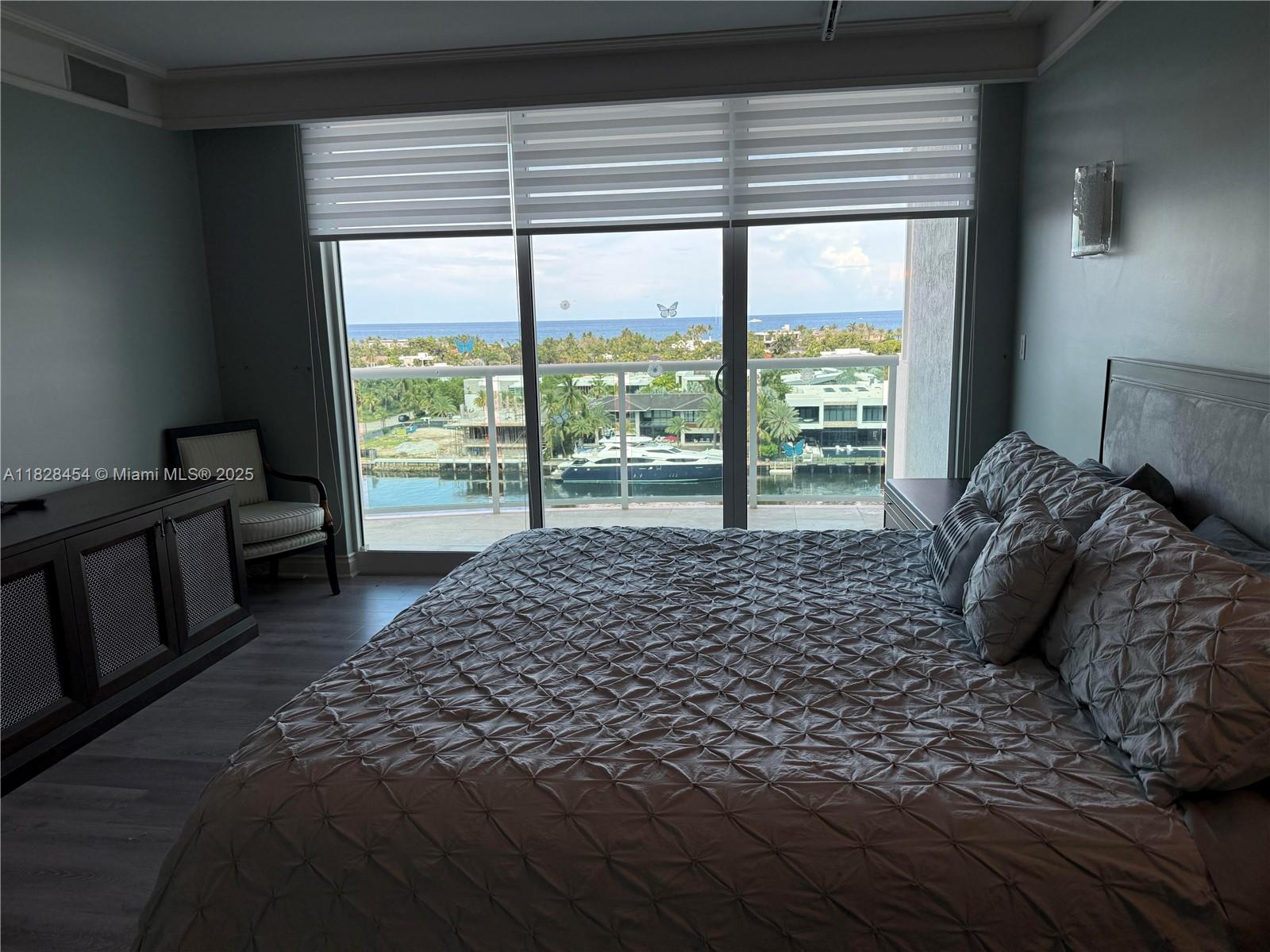 HAMPTONS SOUTH CONDO - Residential