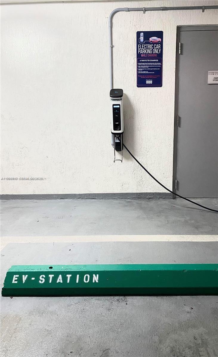 PARQUE TOWERS CONDO - Residential