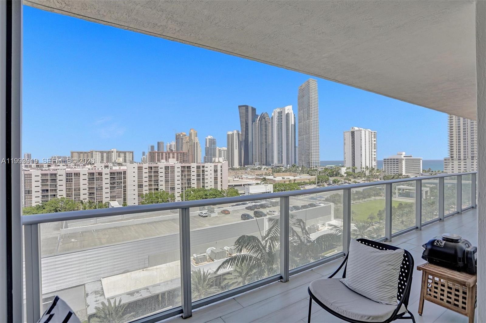 PARQUE TOWERS CONDO - Residential