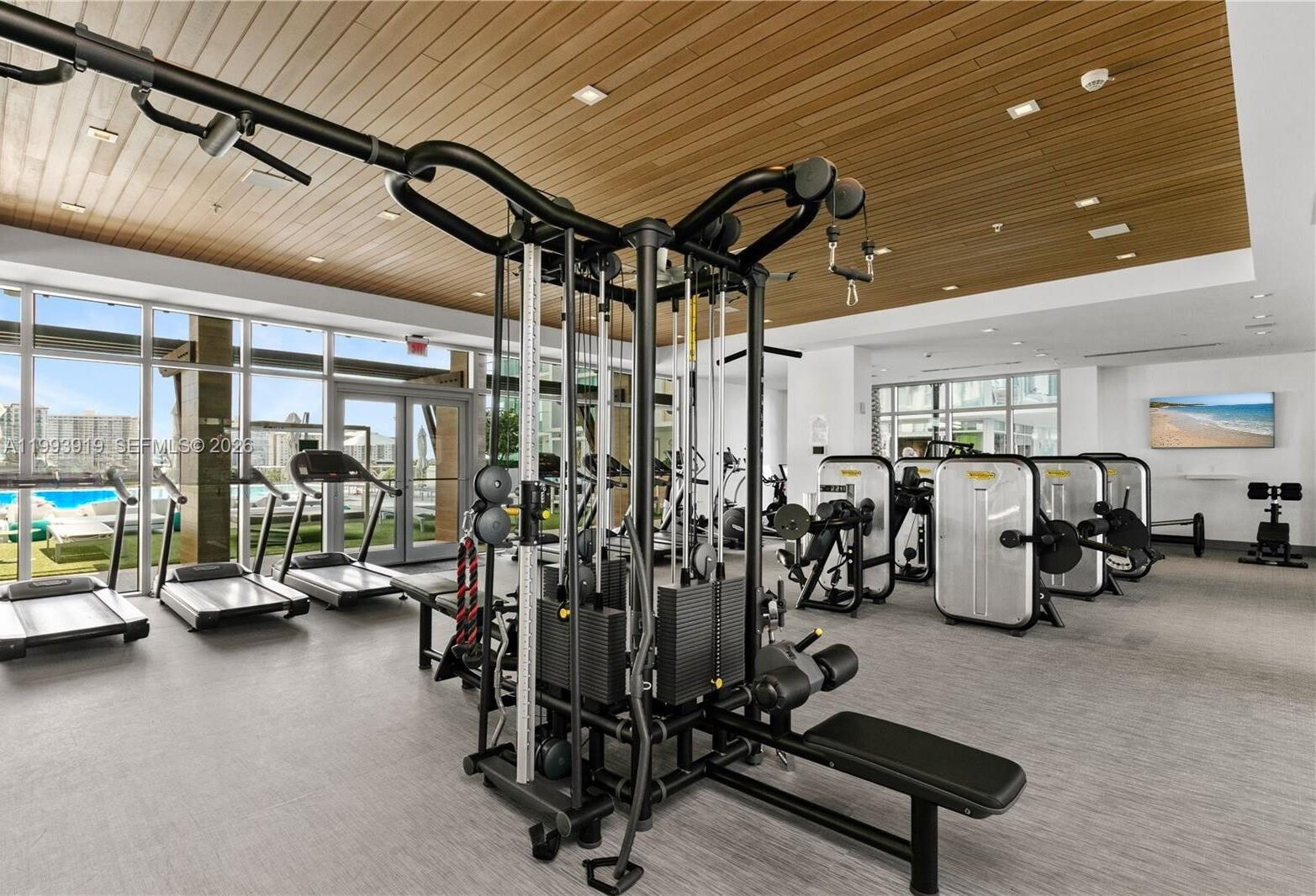 PARQUE TOWERS CONDO - Residential