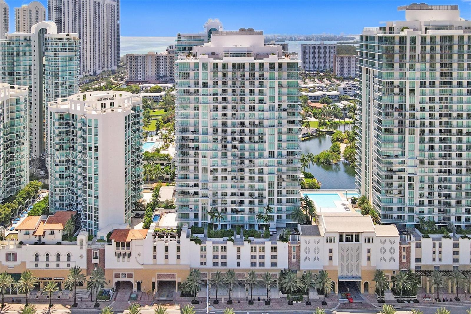 PARQUE TOWERS CONDO - Residential