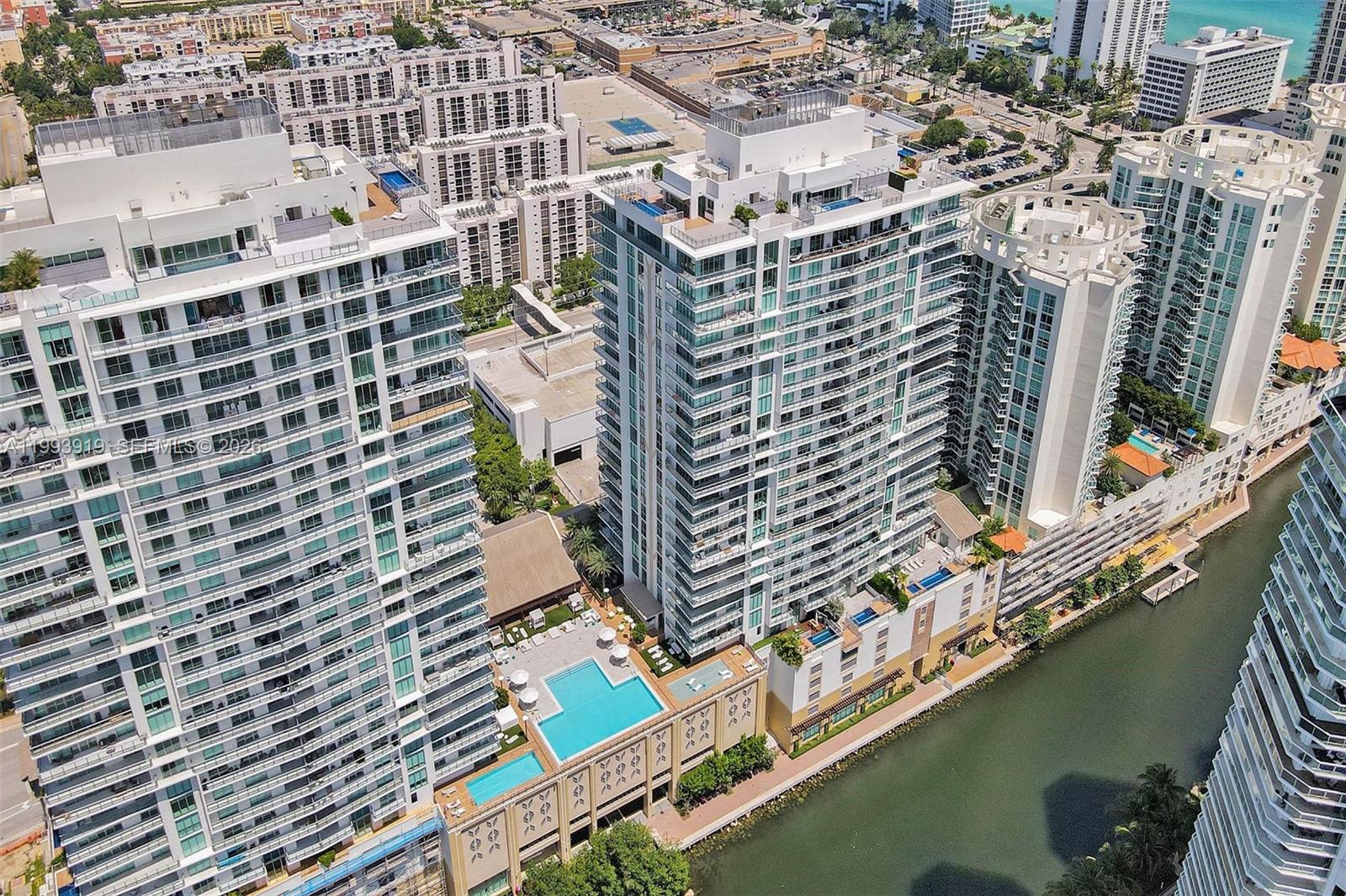 PARQUE TOWERS CONDO - Residential