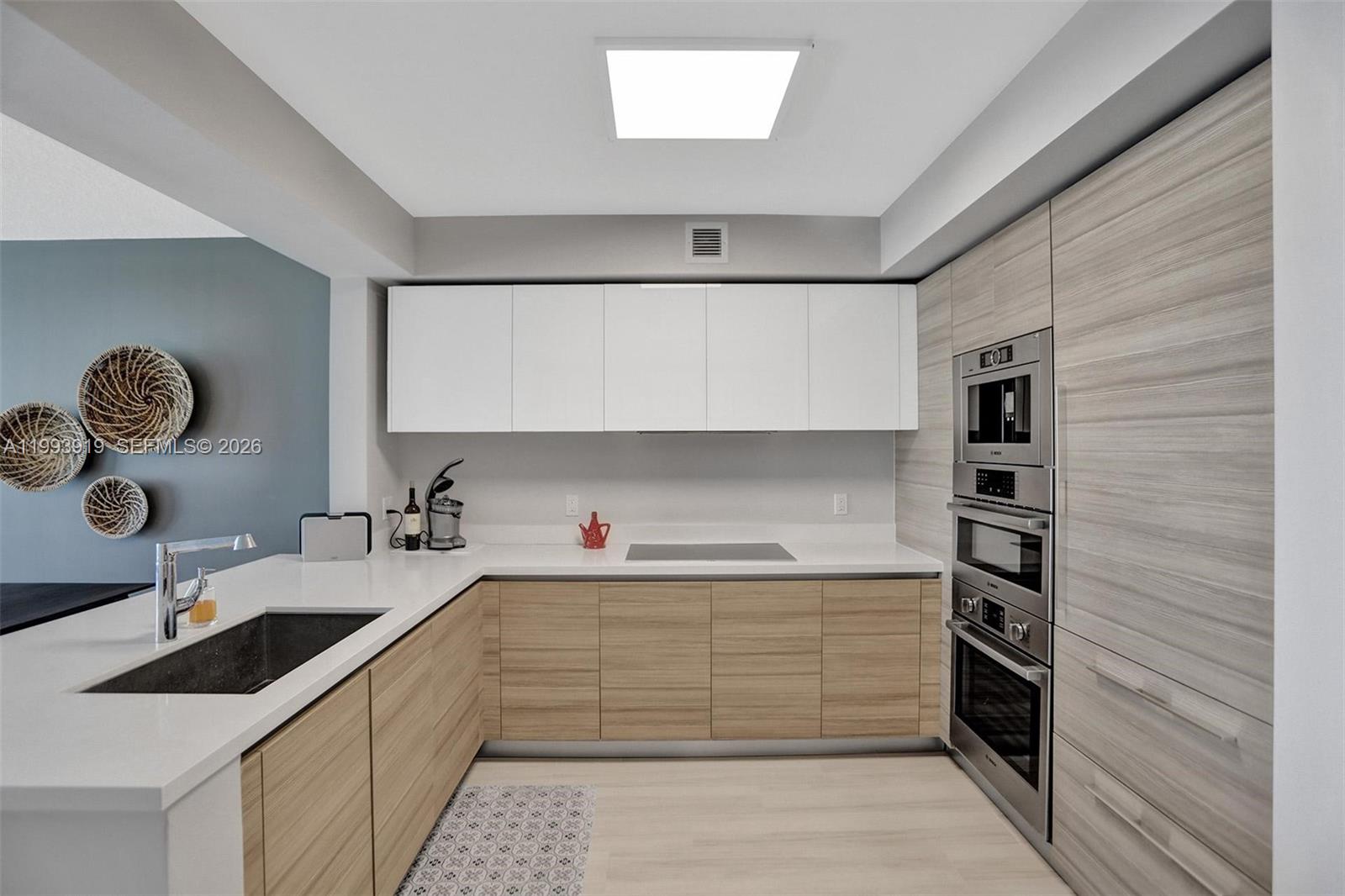 PARQUE TOWERS CONDO - Residential