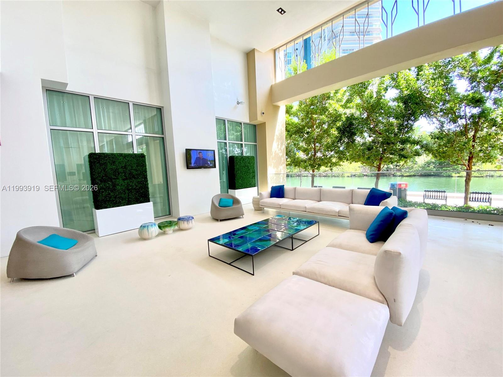 PARQUE TOWERS CONDO - Residential