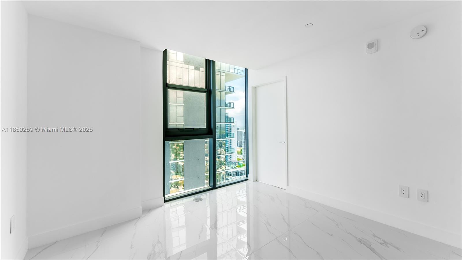 ARIA RESERVE SOUTH TOWER - Residential Lease