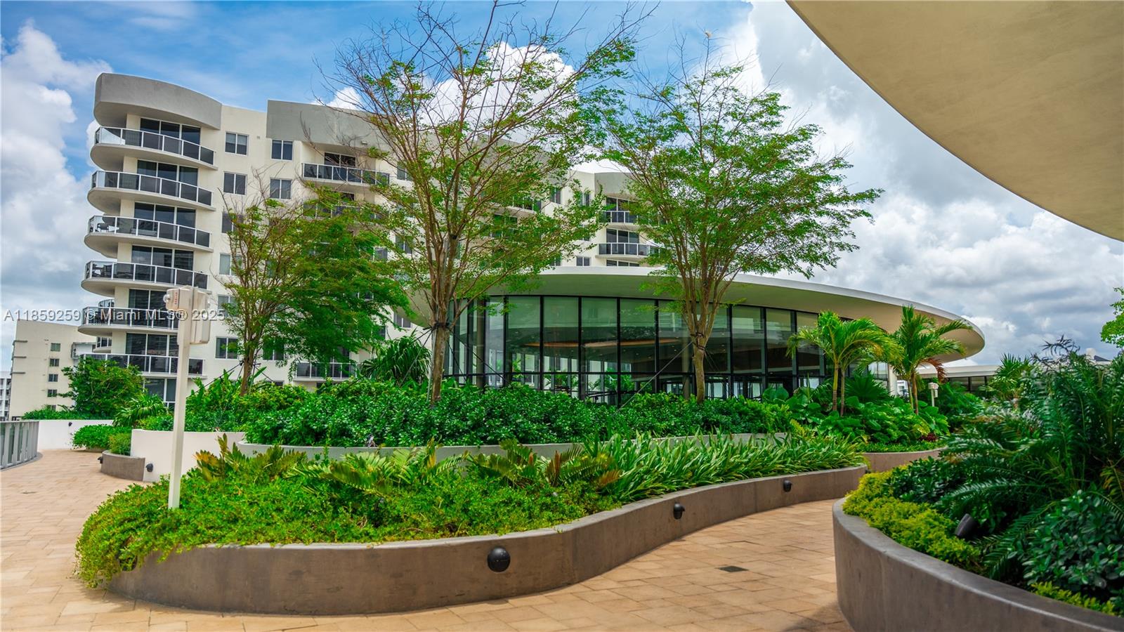 ARIA RESERVE SOUTH TOWER - Residential Lease