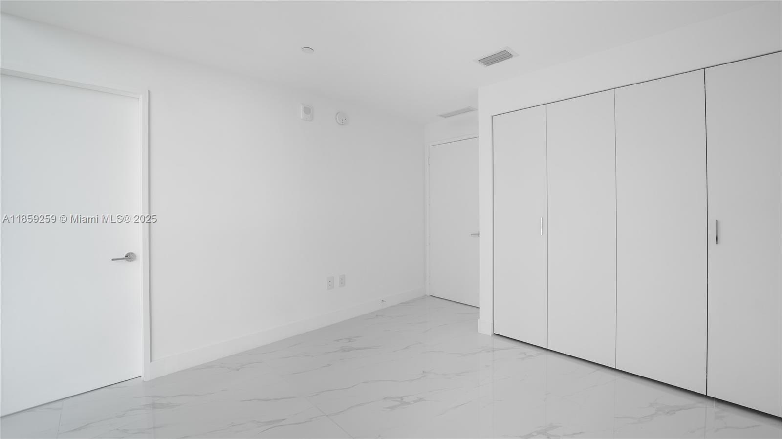 ARIA RESERVE SOUTH TOWER - Residential Lease