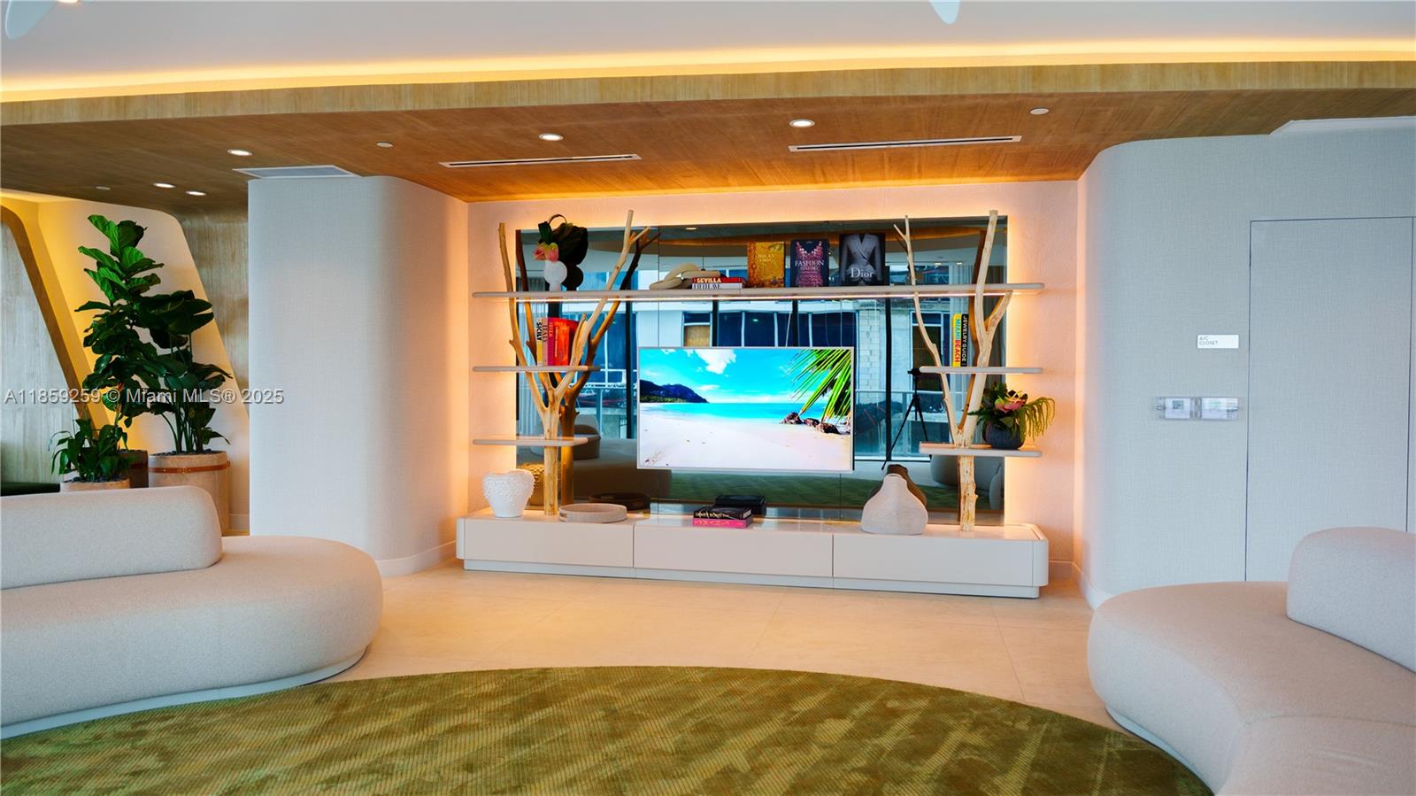 ARIA RESERVE SOUTH TOWER - Residential Lease