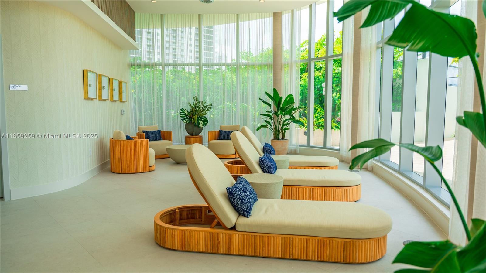 ARIA RESERVE SOUTH TOWER - Residential Lease