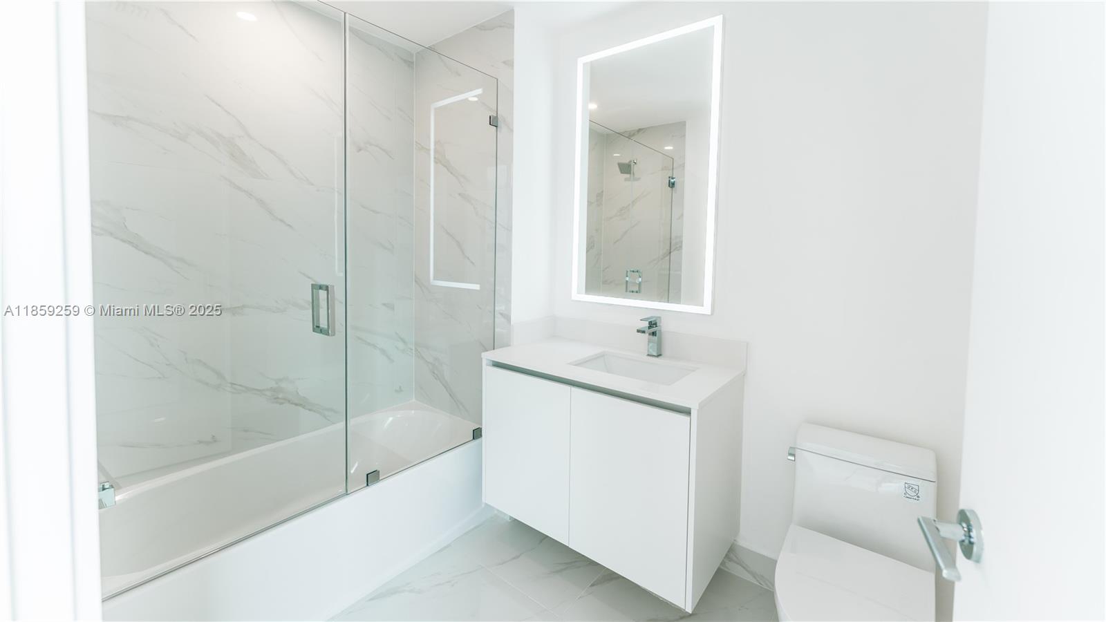 ARIA RESERVE SOUTH TOWER - Residential Lease