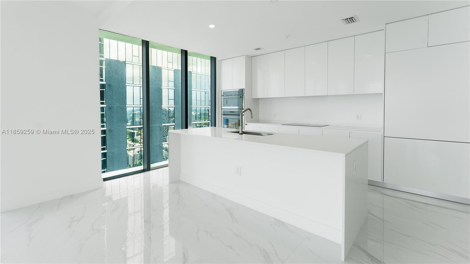 ARIA RESERVE SOUTH TOWER - Residential Lease