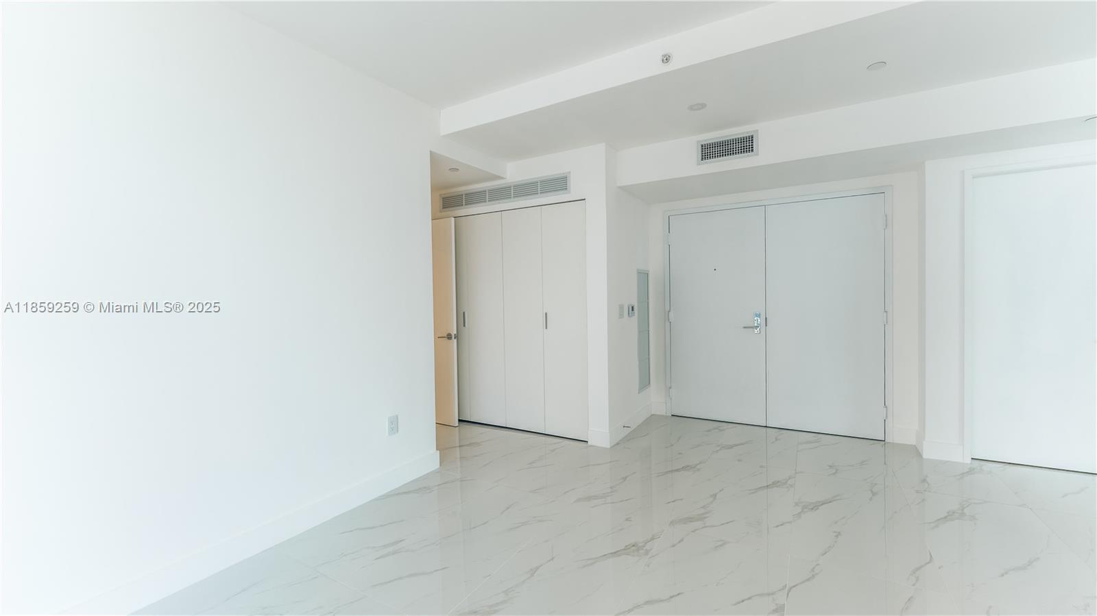 ARIA RESERVE SOUTH TOWER - Residential Lease