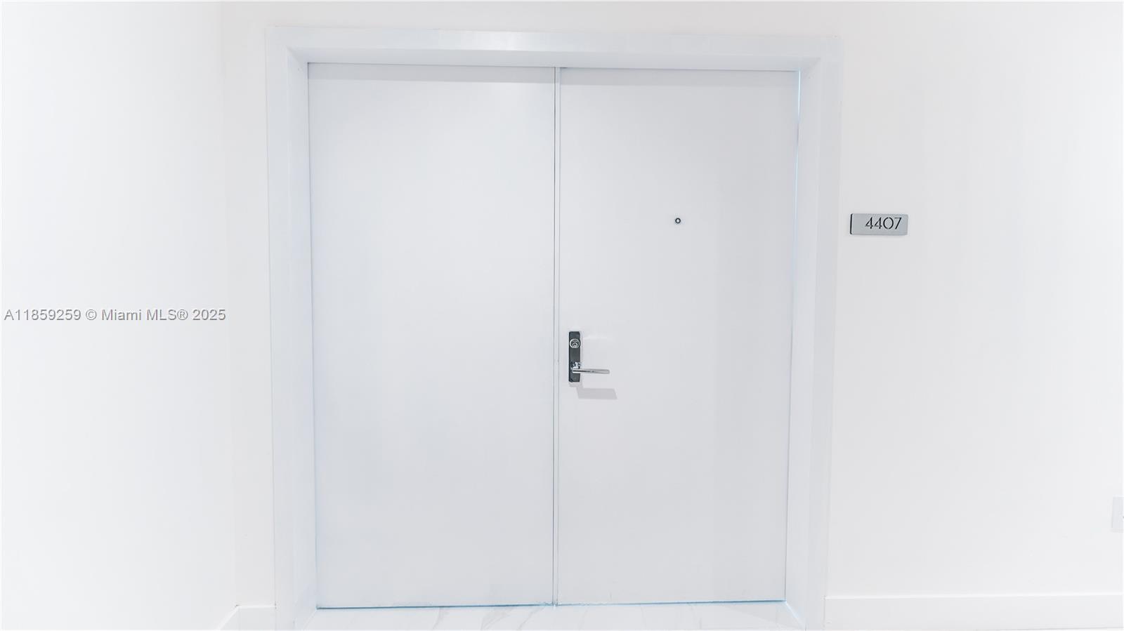 ARIA RESERVE SOUTH TOWER - Residential Lease