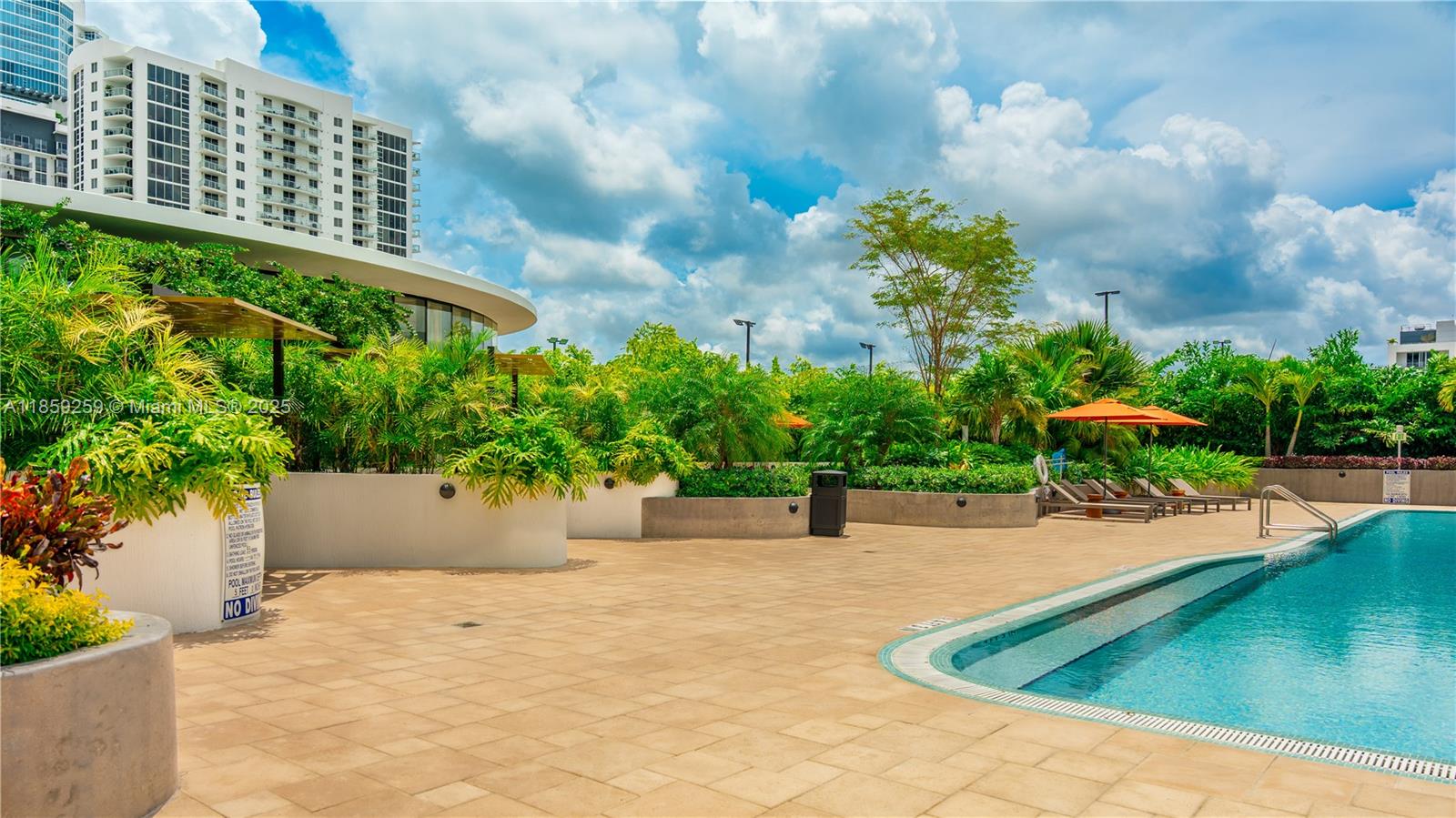 ARIA RESERVE SOUTH TOWER - Residential Lease