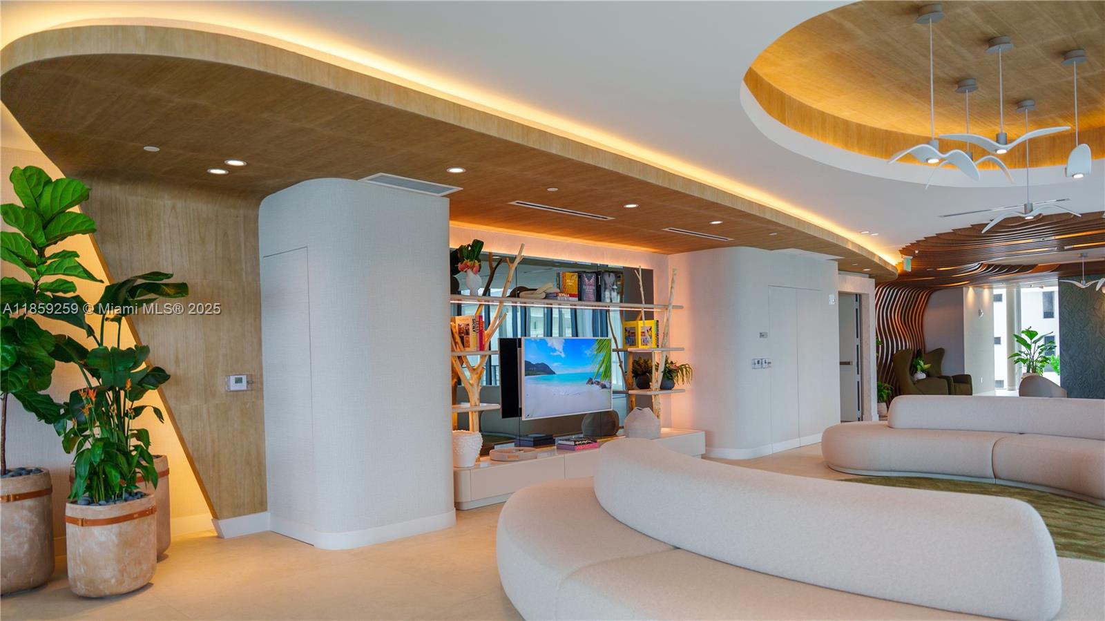 ARIA RESERVE SOUTH TOWER - Residential Lease