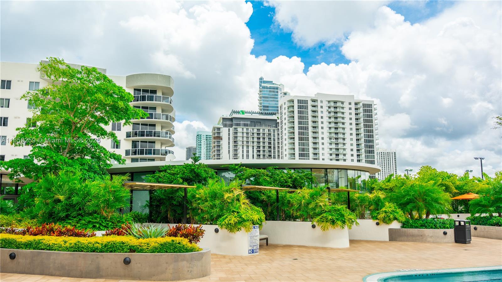 ARIA RESERVE SOUTH TOWER - Residential Lease