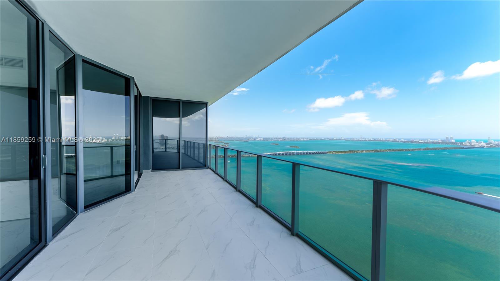 ARIA RESERVE SOUTH TOWER - Residential Lease