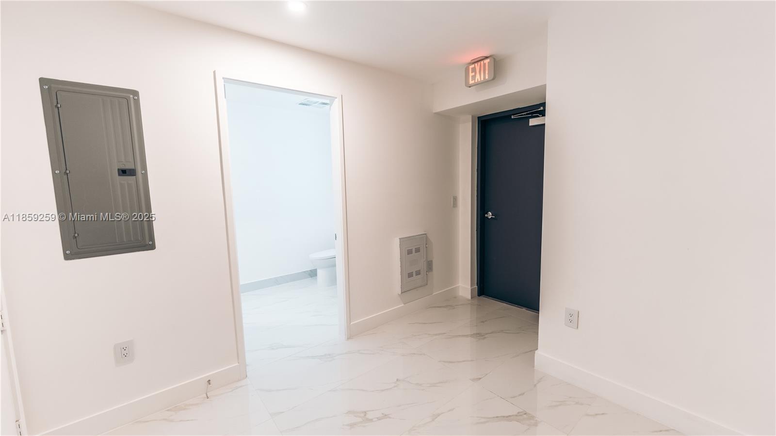 ARIA RESERVE SOUTH TOWER - Residential Lease