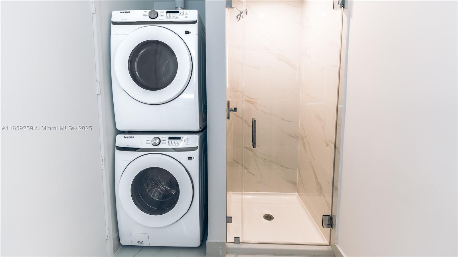 ARIA RESERVE SOUTH TOWER - Residential Lease