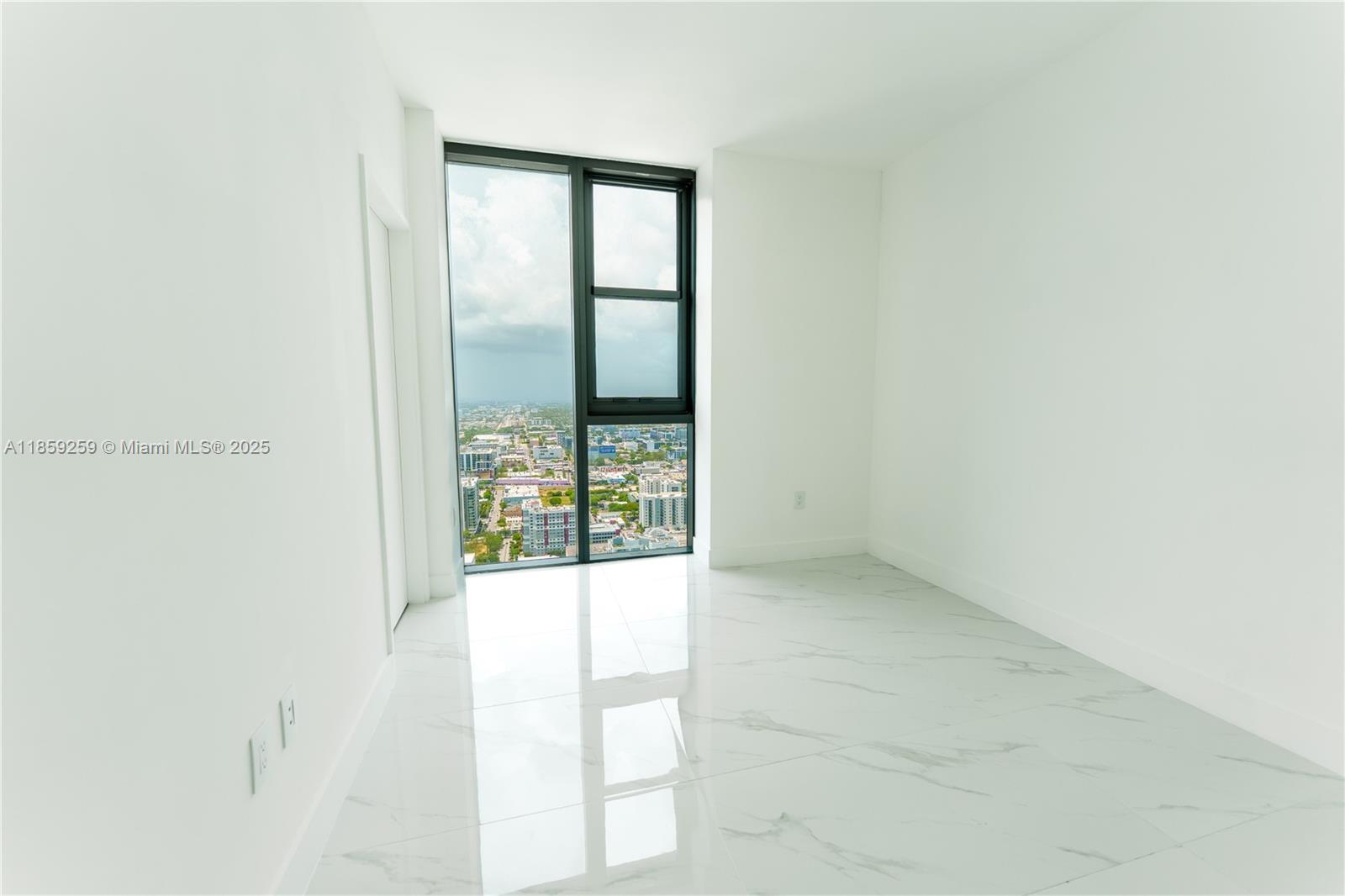 ARIA RESERVE SOUTH TOWER - Residential Lease