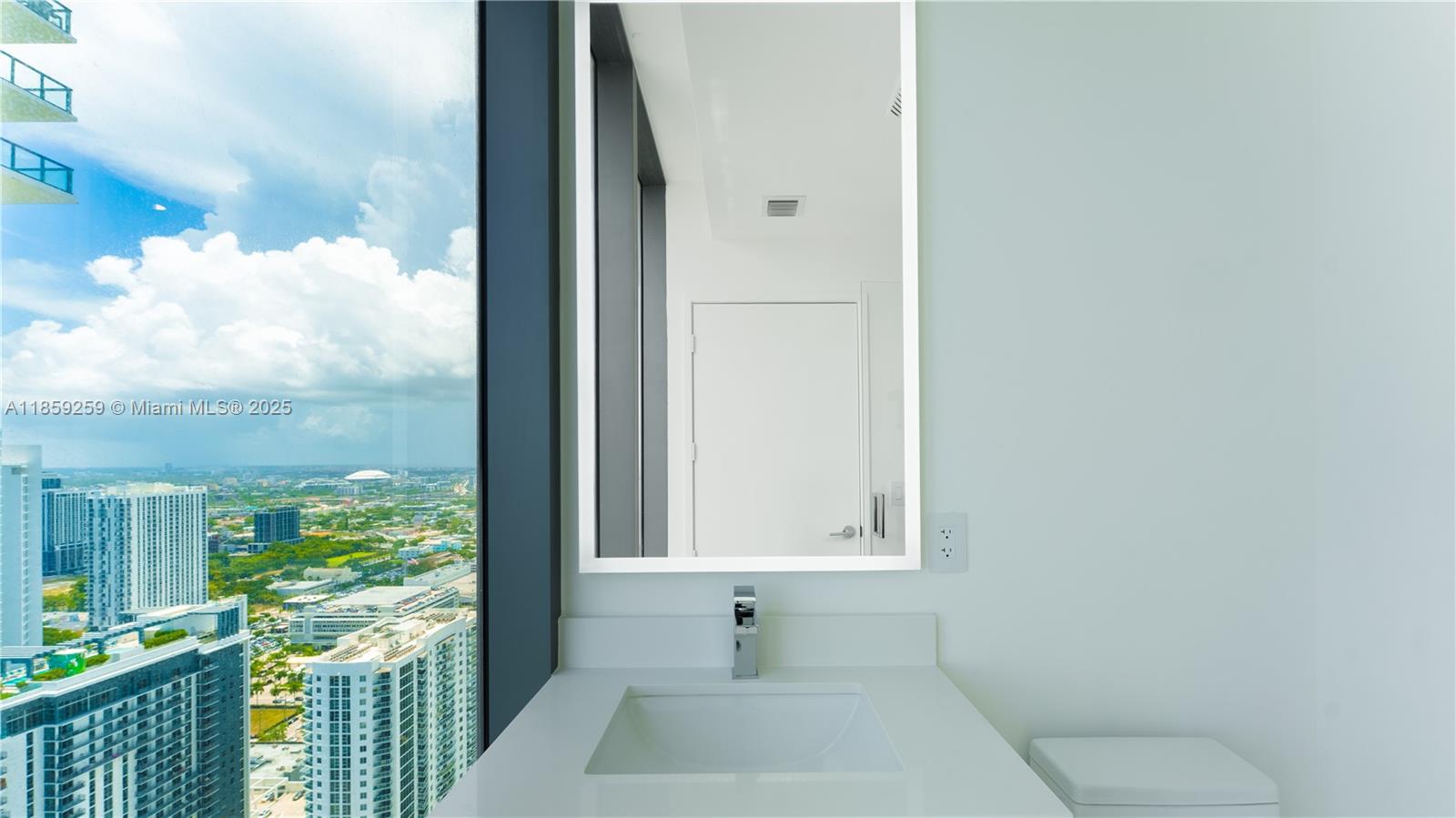 ARIA RESERVE SOUTH TOWER - Residential Lease