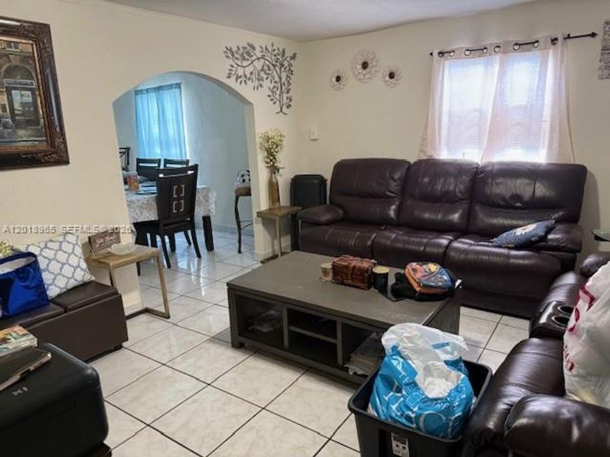 Great 3/2 with a 7,166 sf located in West Park, a wonderful opportunity to build your Home.