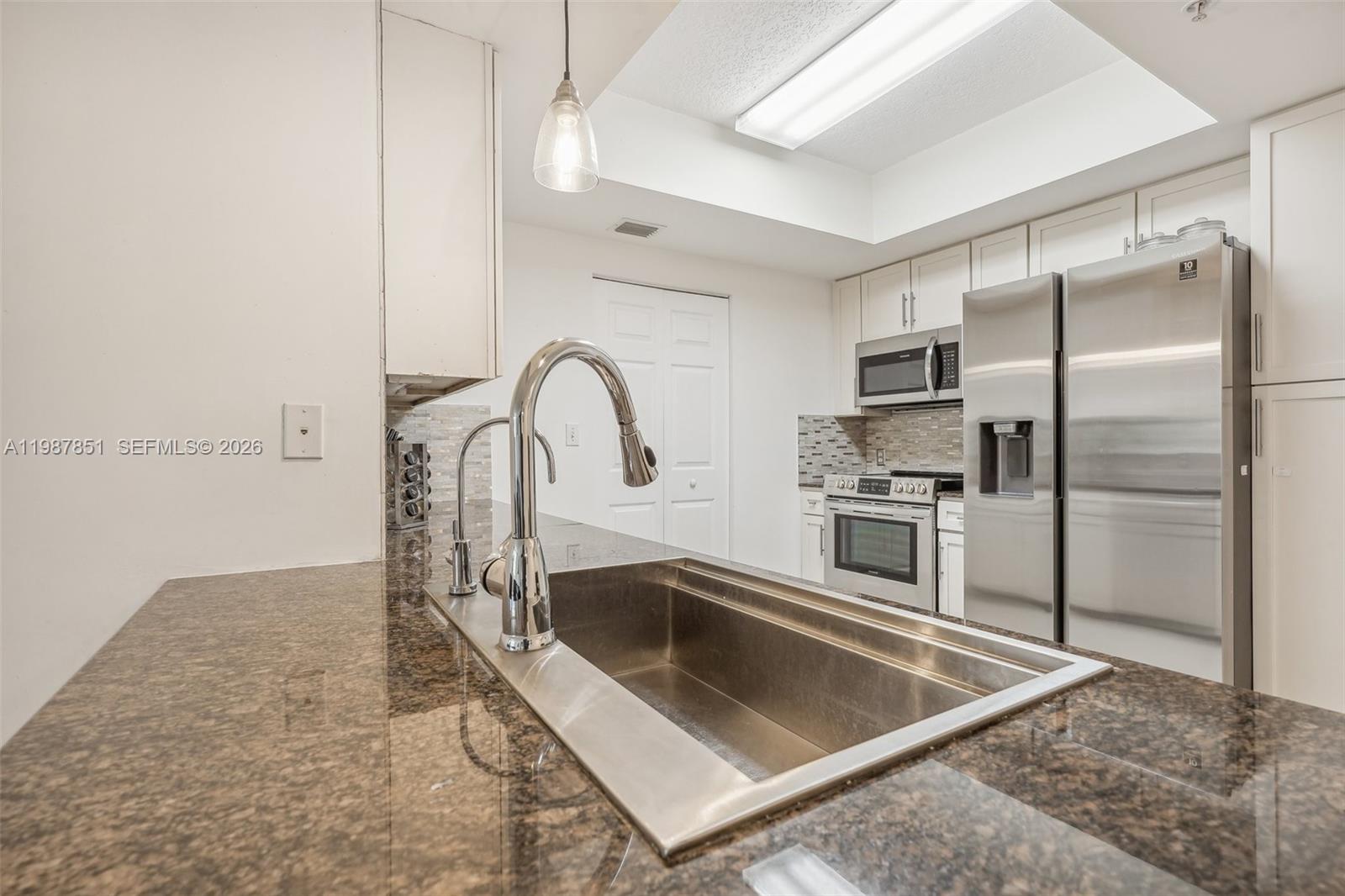 2000 N Bayshore Dr 211